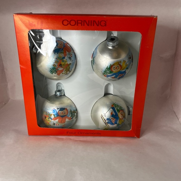 Vintage Corning Bobbs Merrill Christmas Tree Ornaments Raggedy Ann-4 Glass White - Picture 1 of 9